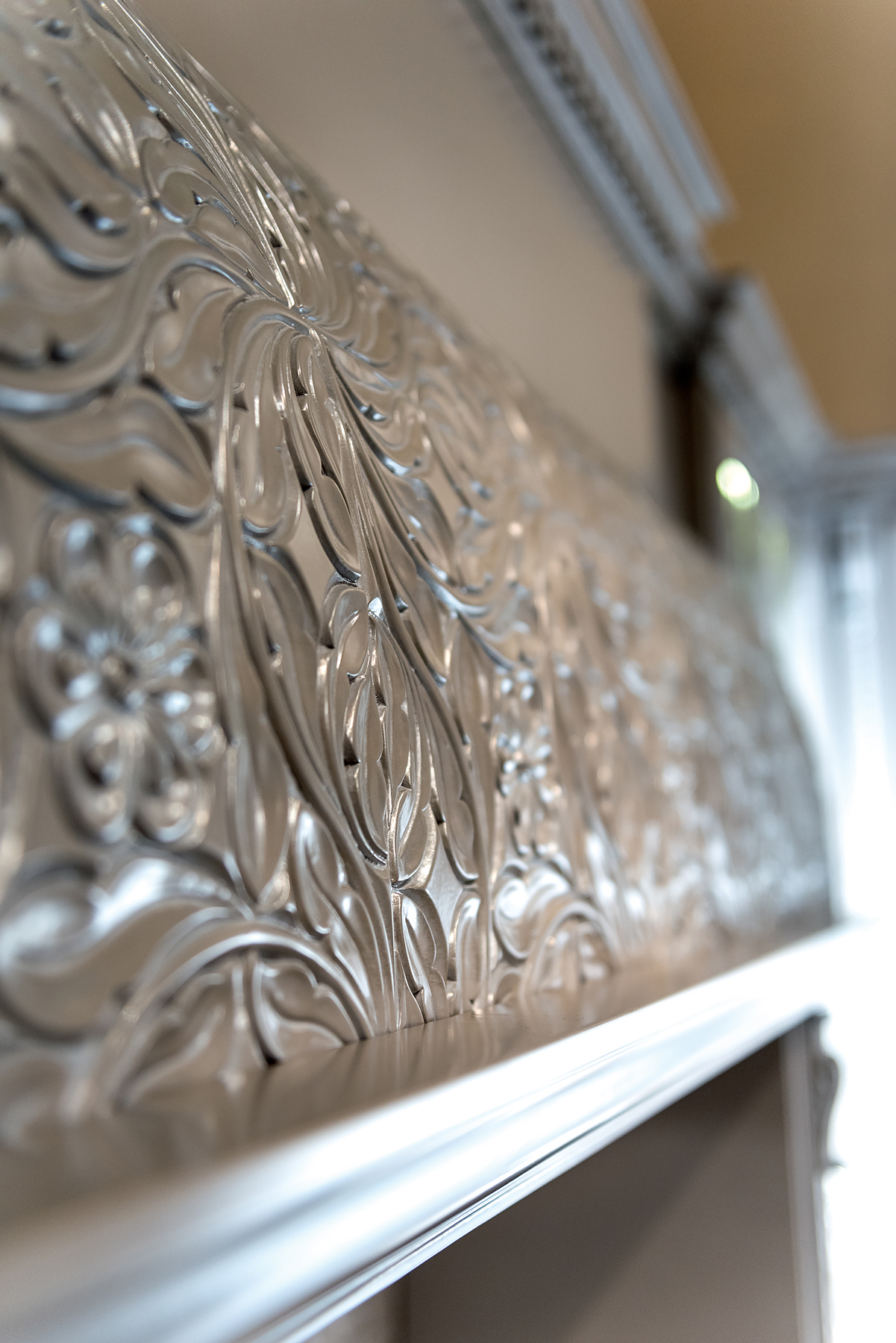BizzottoItalia-bespoke-classical-details-wood-kitchen-precious-made-in-italy-Salone-del-Mobile-Milan
