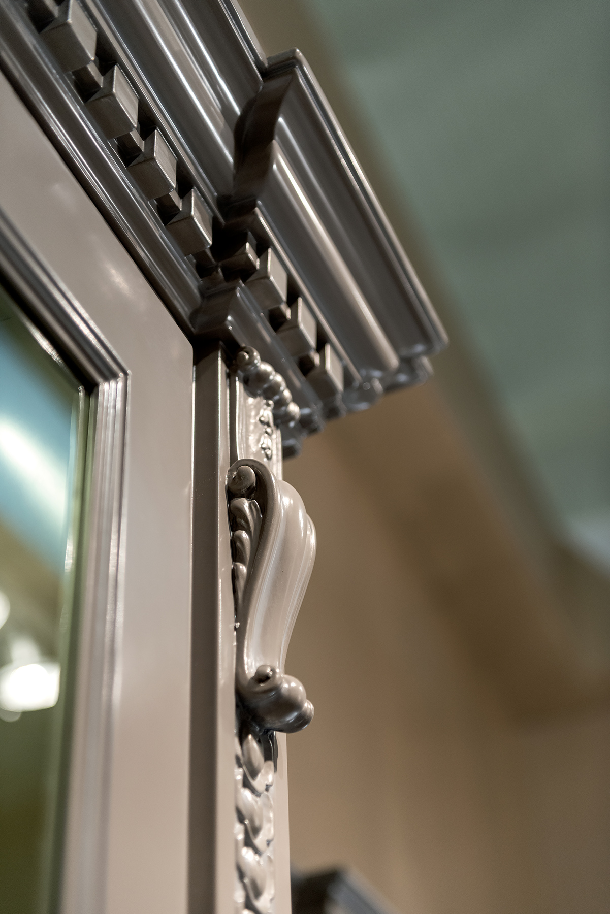 BizzottoItalia-luxury-classical-details-kitchen-precious-made-in-italy-Salone-del-Mobile-Milan